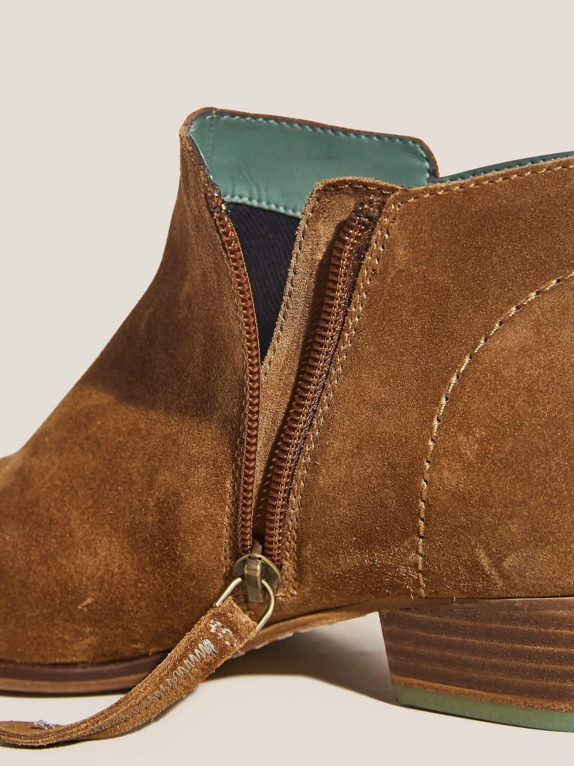 Hot Willow Ankle Boot Suede Boots